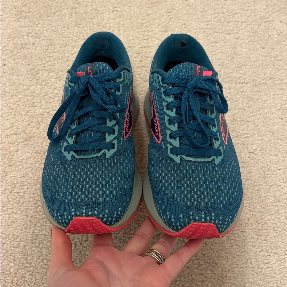 Brooks Levitate 5 Sneakers - Picture 2 of 8